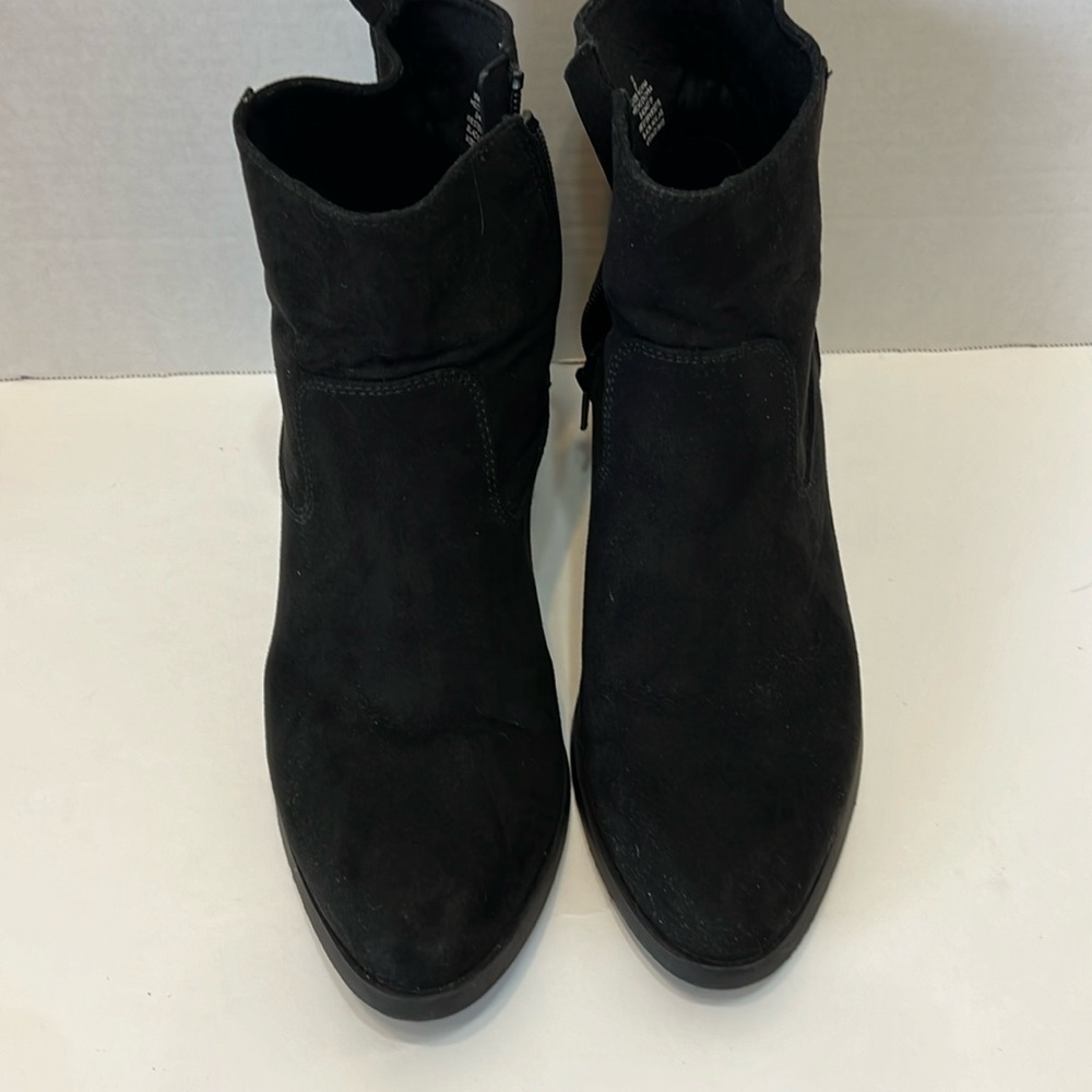 Old Navy Booties Block heel.  Black.  Size 10